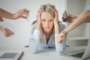El impacto del estrés laboral: consecuencias para personas y empresas